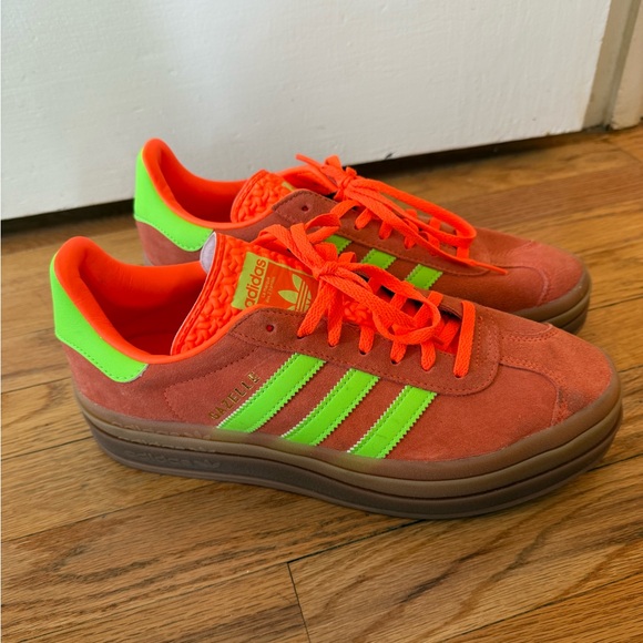 adidas Shoes - Women’s adidas gazelle 9.5